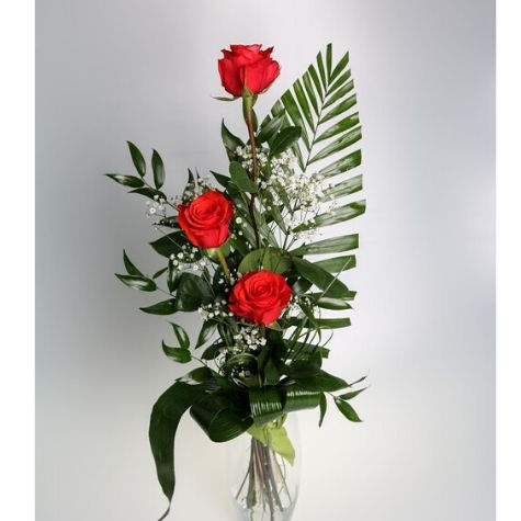 3 červené ruže s dekoráciou
