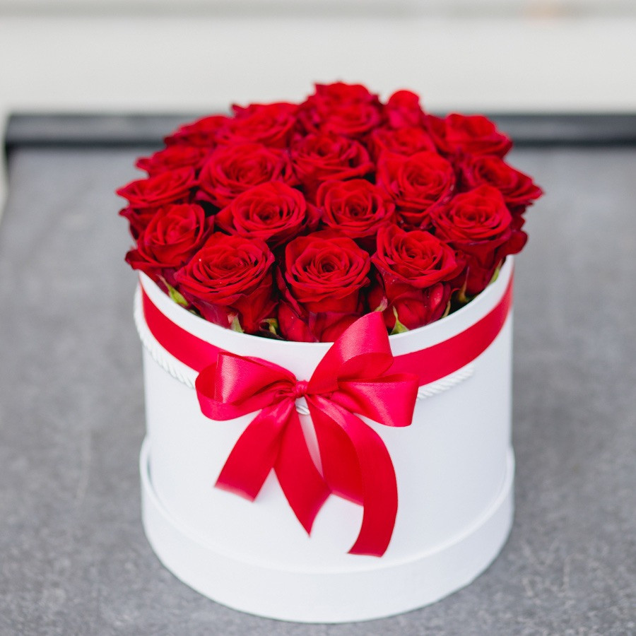 Kvetinový box z červených ruží RED 1
